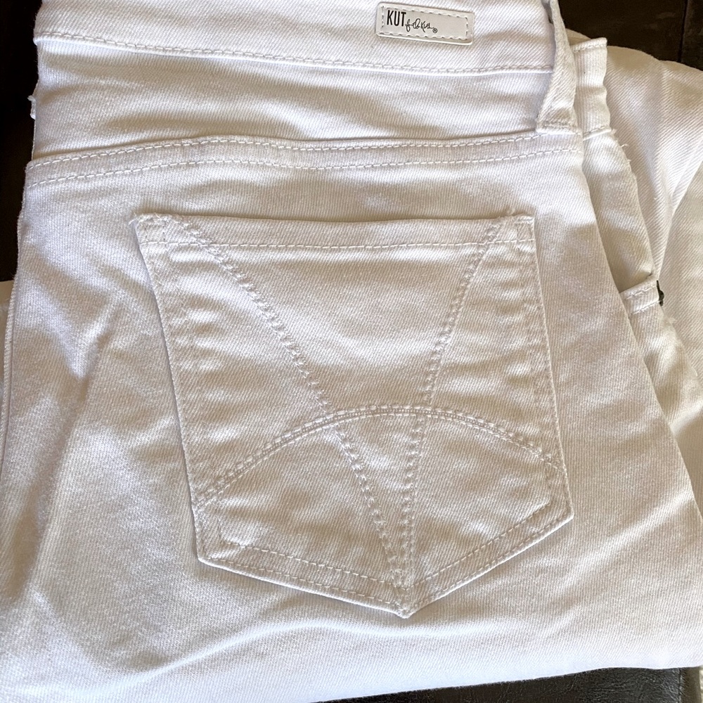 Size 10 White KUT Catherine boyfriend jeans